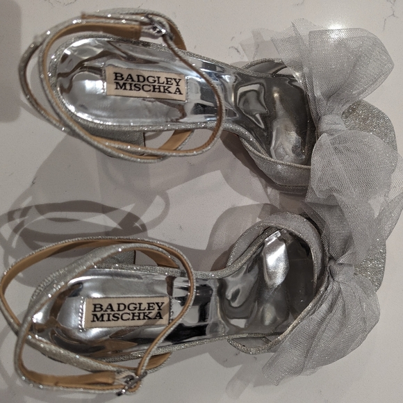 Shoes - Picture 4 of 6